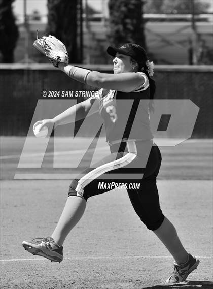 Thumbnail 1 in Le Grand vs. Stone Ridge Christian (CIF SJS Division 6 Final) photogallery.