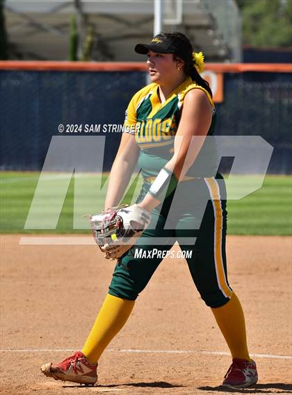 Thumbnail 2 in Le Grand vs. Stone Ridge Christian (CIF SJS Division 6 Final) photogallery.