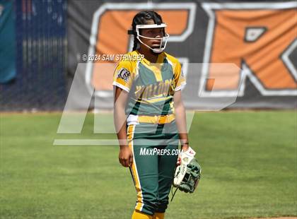 Thumbnail 2 in Le Grand vs. Stone Ridge Christian (CIF SJS Division 6 Final) photogallery.