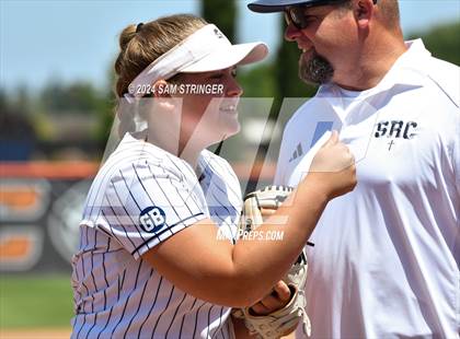 Thumbnail 1 in Le Grand vs. Stone Ridge Christian (CIF SJS Division 6 Final) photogallery.