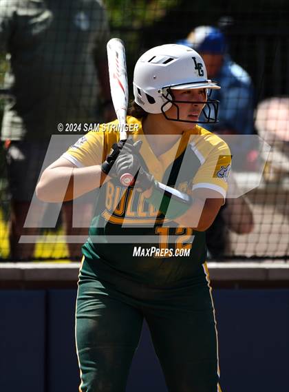 Thumbnail 3 in Le Grand vs. Stone Ridge Christian (CIF SJS Division 6 Final) photogallery.