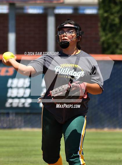 Thumbnail 3 in Le Grand vs. Stone Ridge Christian (CIF SJS Division 6 Final) photogallery.
