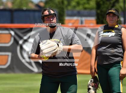 Thumbnail 2 in Le Grand vs. Stone Ridge Christian (CIF SJS Division 6 Final) photogallery.