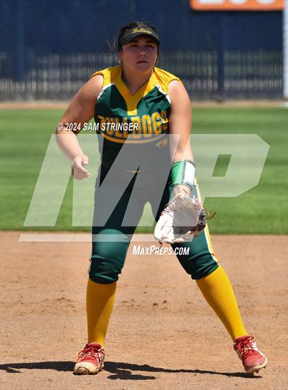 Thumbnail 3 in Le Grand vs. Stone Ridge Christian (CIF SJS Division 6 Final) photogallery.