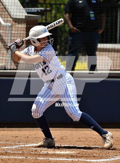 Thumbnail 2 in Le Grand vs. Stone Ridge Christian (CIF SJS Division 6 Final) photogallery.