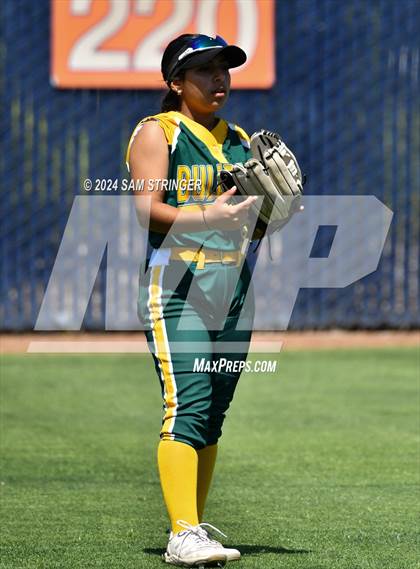 Thumbnail 2 in Le Grand vs. Stone Ridge Christian (CIF SJS Division 6 Final) photogallery.