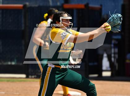 Thumbnail 1 in Le Grand vs. Stone Ridge Christian (CIF SJS Division 6 Final) photogallery.
