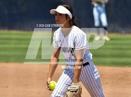 Thumbnail 1 in Le Grand vs. Stone Ridge Christian (CIF SJS Division 6 Final) photogallery.