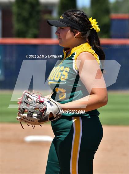 Thumbnail 3 in Le Grand vs. Stone Ridge Christian (CIF SJS Division 6 Final) photogallery.