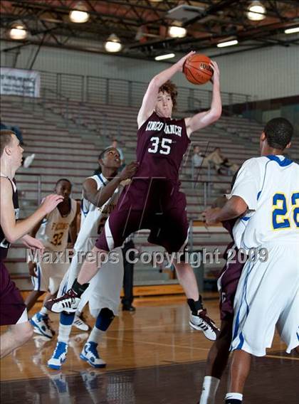 Thumbnail 2 in Cinco Ranch vs. Channelview  (McDonalds Texas Invitational) photogallery.