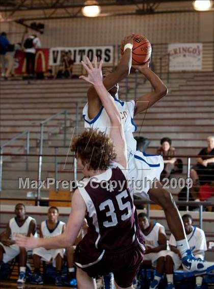 Thumbnail 2 in Cinco Ranch vs. Channelview  (McDonalds Texas Invitational) photogallery.