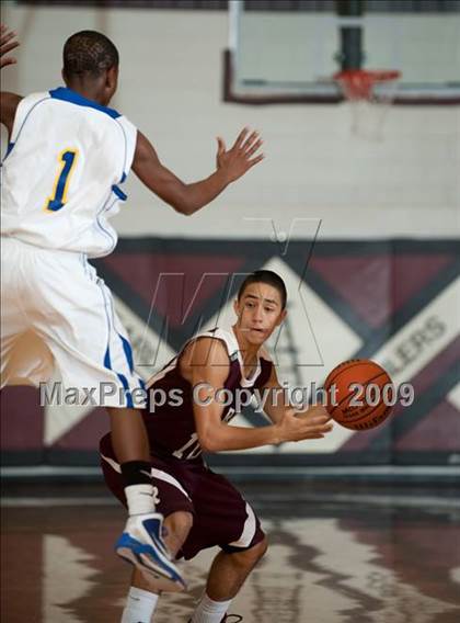 Thumbnail 2 in Cinco Ranch vs. Channelview  (McDonalds Texas Invitational) photogallery.