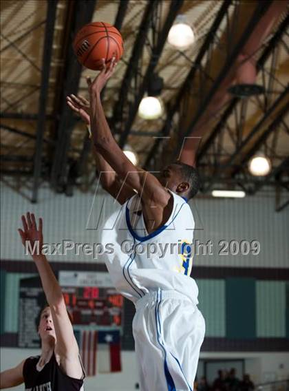 Thumbnail 3 in Cinco Ranch vs. Channelview  (McDonalds Texas Invitational) photogallery.