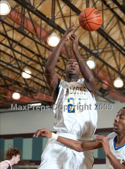 Thumbnail 1 in Cinco Ranch vs. Channelview  (McDonalds Texas Invitational) photogallery.