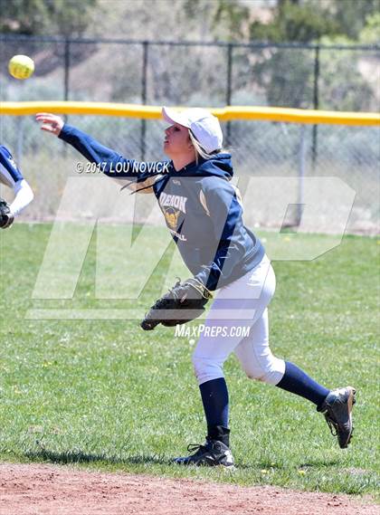 Thumbnail 1 in Santa Fe vs. Manzano photogallery.