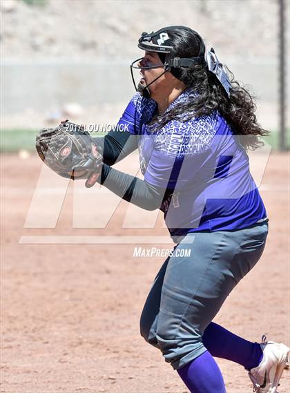 Thumbnail 1 in Santa Fe vs. Manzano photogallery.