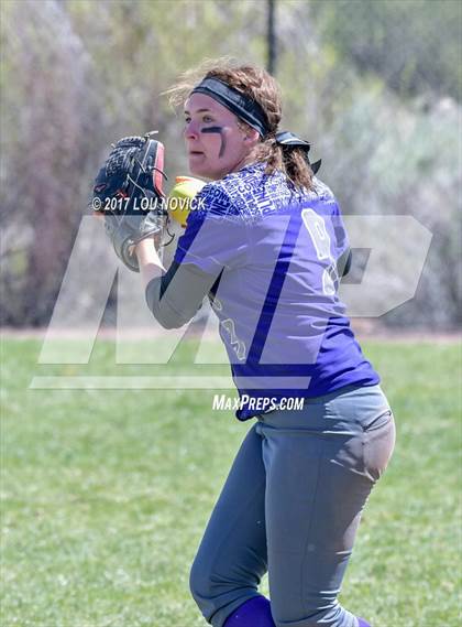 Thumbnail 1 in Santa Fe vs. Manzano photogallery.