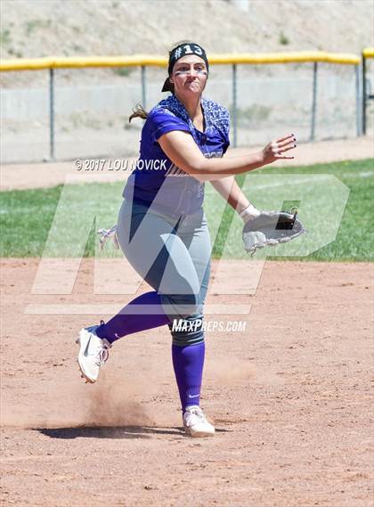 Thumbnail 3 in Santa Fe vs. Manzano photogallery.