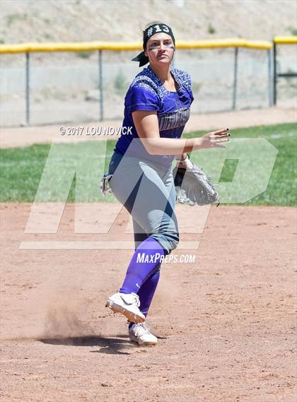 Thumbnail 1 in Santa Fe vs. Manzano photogallery.