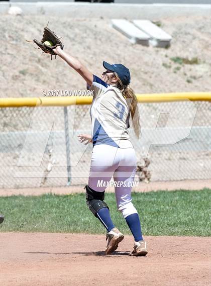 Thumbnail 2 in Santa Fe vs. Manzano photogallery.
