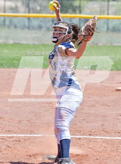 Thumbnail 1 in Santa Fe vs. Manzano photogallery.