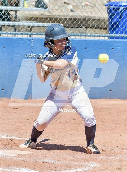 Thumbnail 2 in Santa Fe vs. Manzano photogallery.