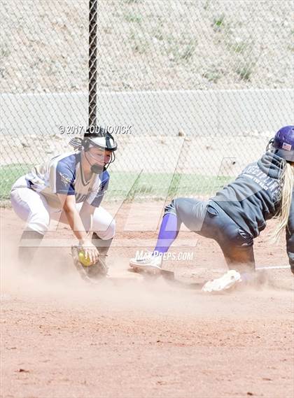 Thumbnail 2 in Santa Fe vs. Manzano photogallery.
