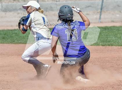 Thumbnail 1 in Santa Fe vs. Manzano photogallery.