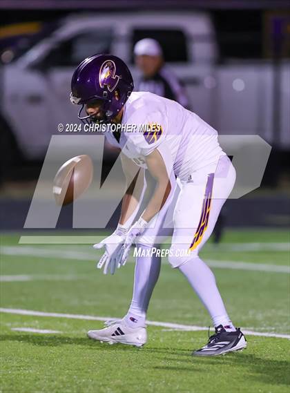 Thumbnail 3 in Lampasas vs. Pecos (UIL 4A Division 1 Bi District) photogallery.