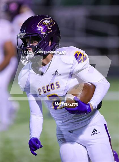 Thumbnail 1 in Lampasas vs. Pecos (UIL 4A Division 1 Bi District) photogallery.