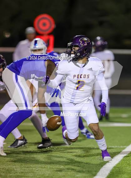 Thumbnail 1 in Lampasas vs. Pecos (UIL 4A Division 1 Bi District) photogallery.