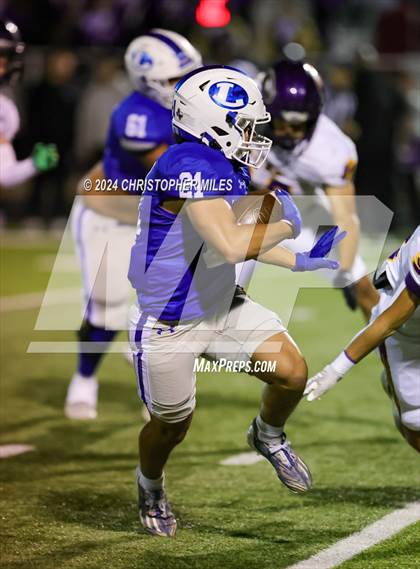Thumbnail 3 in Lampasas vs. Pecos (UIL 4A Division 1 Bi District) photogallery.