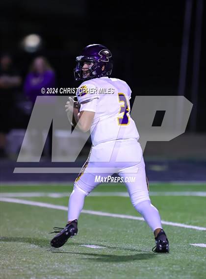 Thumbnail 1 in Lampasas vs. Pecos (UIL 4A Division 1 Bi District) photogallery.
