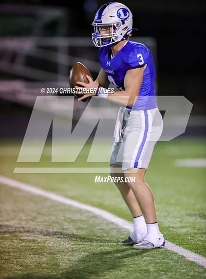 Thumbnail 3 in Lampasas vs. Pecos (UIL 4A Division 1 Bi District) photogallery.