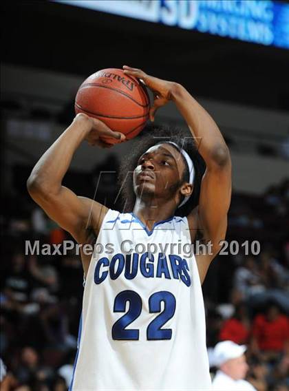 Thumbnail 3 in Newark Memorial vs. Westchester (CIF State D1 Final) photogallery.
