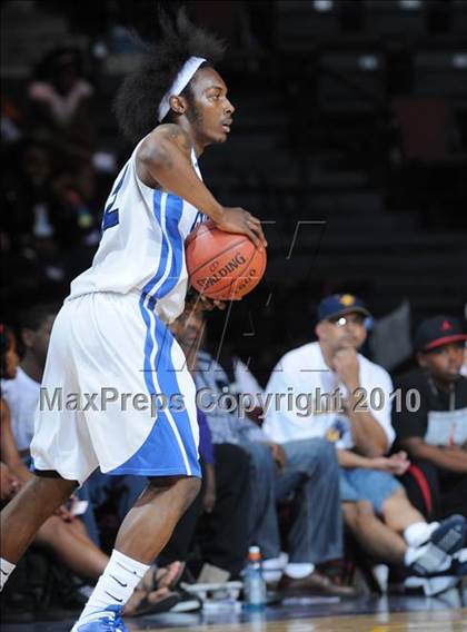 Thumbnail 3 in Newark Memorial vs. Westchester (CIF State D1 Final) photogallery.