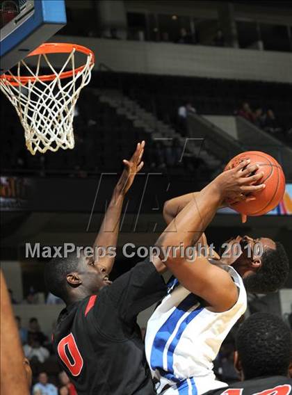 Thumbnail 1 in Newark Memorial vs. Westchester (CIF State D1 Final) photogallery.