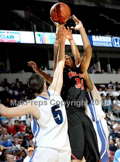 Thumbnail 1 in Newark Memorial vs. Westchester (CIF State D1 Final) photogallery.