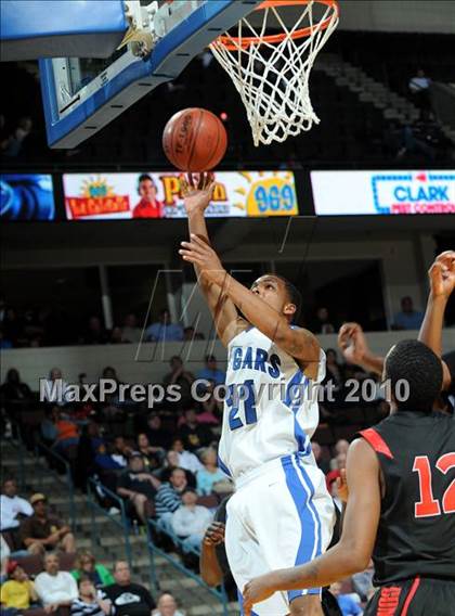 Thumbnail 2 in Newark Memorial vs. Westchester (CIF State D1 Final) photogallery.