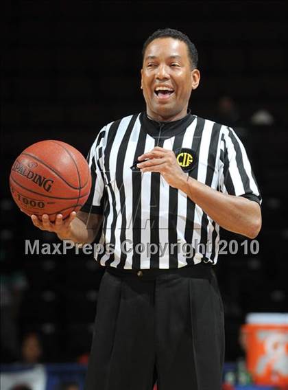 Thumbnail 1 in Newark Memorial vs. Westchester (CIF State D1 Final) photogallery.