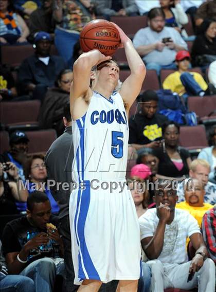 Thumbnail 2 in Newark Memorial vs. Westchester (CIF State D1 Final) photogallery.