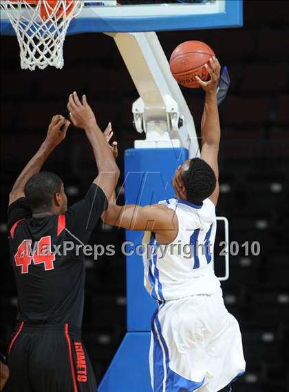 Thumbnail 3 in Newark Memorial vs. Westchester (CIF State D1 Final) photogallery.