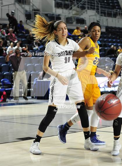 Thumbnail 2 in Cypress Ranch vs. Houston Heights (UIL 6A Bi-District Playoff) photogallery.