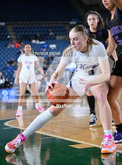 Thumbnail 2 in Garfield vs. Lake Washington (WIAA 3A Final) photogallery.