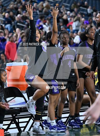 Thumbnail 1 in Garfield vs. Lake Washington (WIAA 3A Final) photogallery.