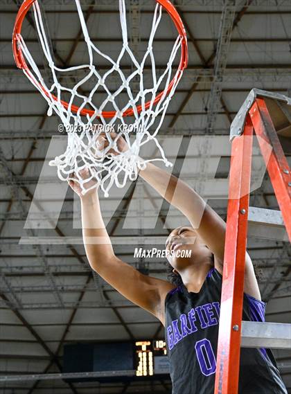 Thumbnail 1 in Garfield vs. Lake Washington (WIAA 3A Final) photogallery.