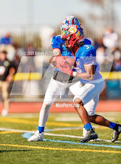 Thumbnail 1 in Touchstone Energy Bowl photogallery.