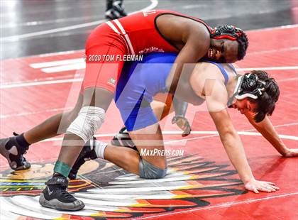 Thumbnail 2 in Shawnee Mission Varsity Invitational  photogallery.