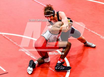 Thumbnail 3 in Shawnee Mission Varsity Invitational  photogallery.
