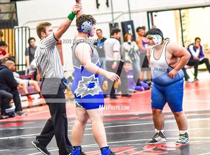 Thumbnail 1 in Shawnee Mission Varsity Invitational  photogallery.
